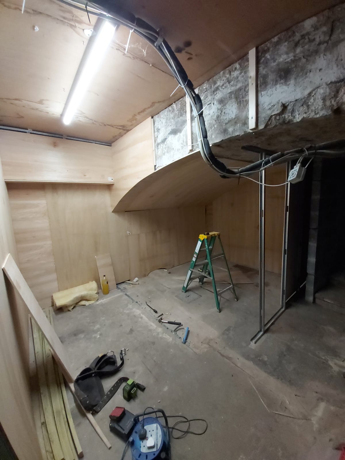 Steel Partitioning & Mesh Enclosures